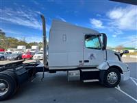 2017 Volvo VNL
