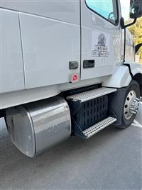 2017 Volvo VNL