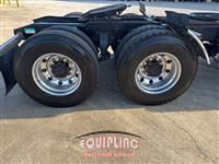 1999 Freightliner FLD112SD