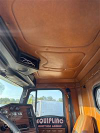 1999 Freightliner FLD112SD