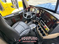 2021 Freightliner SD122