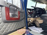 2021 Freightliner SD122