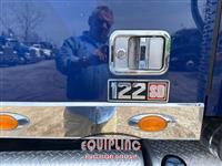 2021 Freightliner SD122