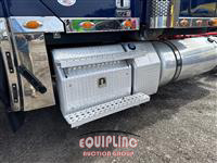 2021 Freightliner SD122
