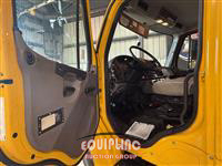 2016 Freightliner M2