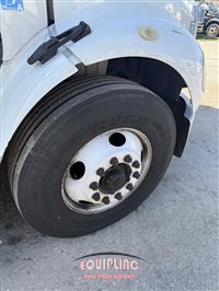 2015 Freightliner M2106