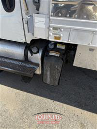 2015 Freightliner M2106