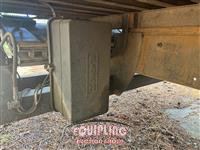2017 Freightliner M2106