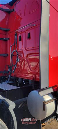 2020 Freightliner CASCADIA