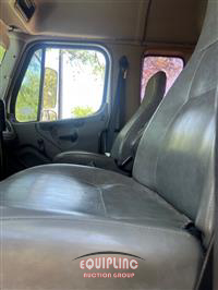 2010 Freightliner M2 106