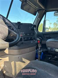2014 Freightliner CASCADIA