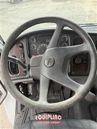 2006 Freightliner M2 106