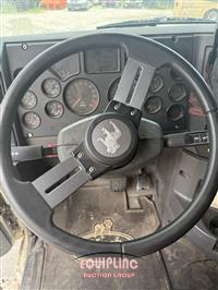 2016 Mack GU713