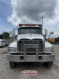 2014 Mack GU713