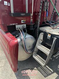 2017 Peterbilt 587