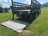 2017 Ford F450 STAKE BED