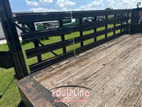 2017 Ford F450 STAKE BED