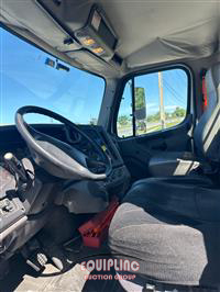 2015 Freightliner M2