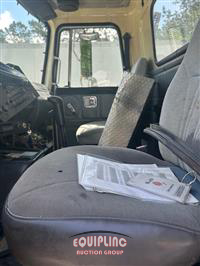 2000 Volvo WG64