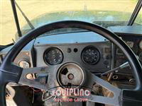 2000 Mack RD688