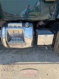 2000 Mack RD688