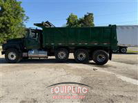 2000 Mack RD688