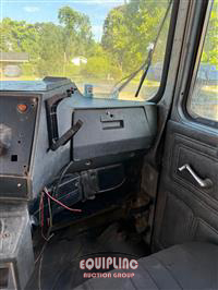 2000 Mack RD688