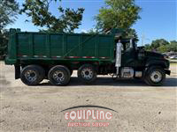 2000 Mack RD688