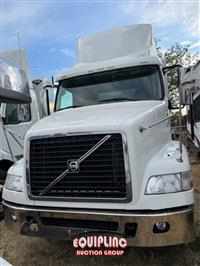 2014 VOLVO TRUCK VNM