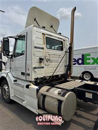2013 VOLVO TRUCK VNL