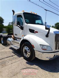 2018 Peterbilt 579 Day Cab