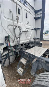 2017 Freightliner Cascadia 125