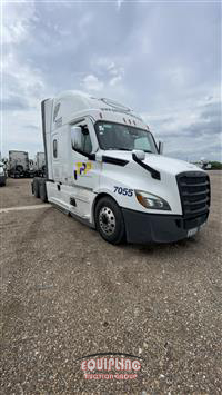 2021 Freightliner CASCADIA 126