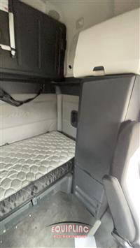 2020 Freightliner CASCADIA 126