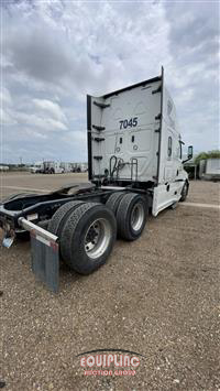 2020 Freightliner CASCADIA 126