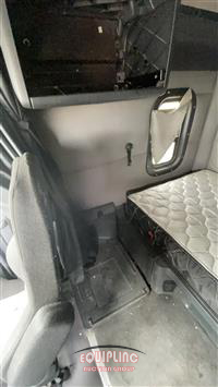 2020 Freightliner CASCADIA 126