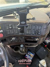 2016 Volvo VNL300
