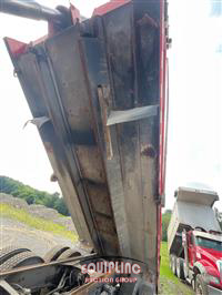 2016 Volvo VHD84F300 Tri-Axle Dump TruckT