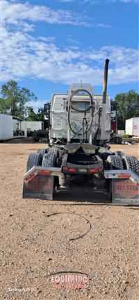 2015 Volvo VNL