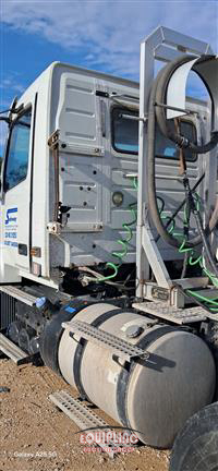 2015 Volvo VNL