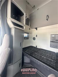 2020 VOLVO TRUCK VNL