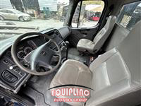 2011 Freightliner M2