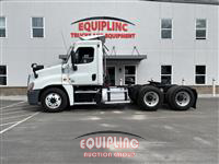 2015 Freightliner CASCADIA DAY CAB