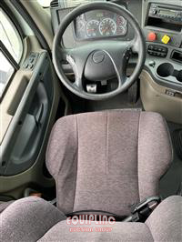 2015 Freightliner CASCADIA DAY CAB
