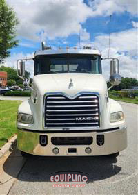 2016 Mack CXU613 DAY CAB