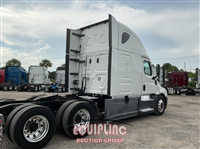 2021 Freightliner CASCADIA 126