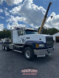 1999 Mack CL713