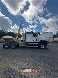 1999 Mack CL713