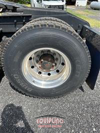 1999 Mack CL713