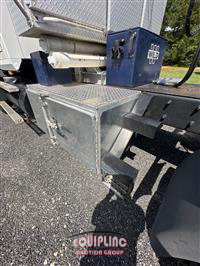 1999 Mack CL713
